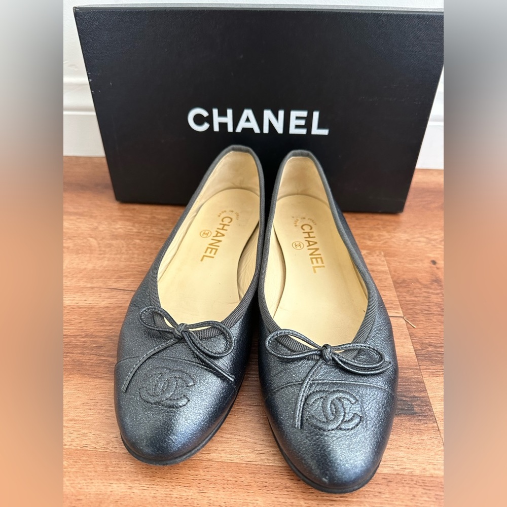 Authentic Classic Chanel ballet ribbon flat